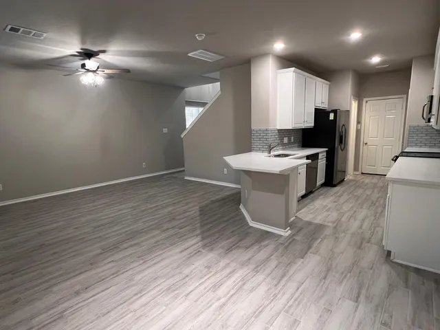 $1,900 | 114 North Camellia Grove Circle, The Woodlands, TX 77382