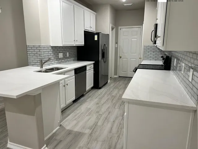 $2,000 | 114 North Camellia Grove Circle, The Woodlands, TX 77382