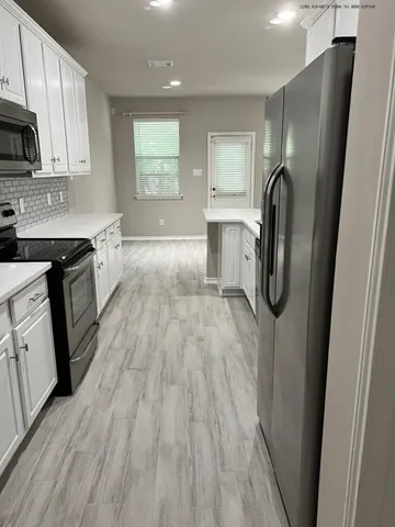 $1,900 | 114 North Camellia Grove Circle, The Woodlands, TX 77382