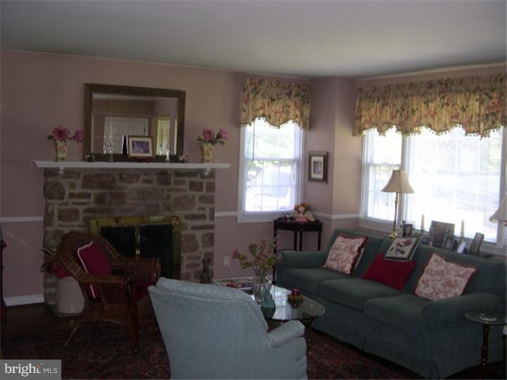 607 Arlingham Road Flourtown, PA 19031 - Photo 2 of 6