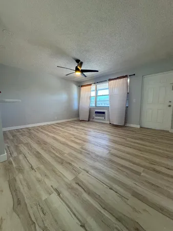 $1,200 | 176 Sussex I, Unit 176, West Palm Beach, FL 33417