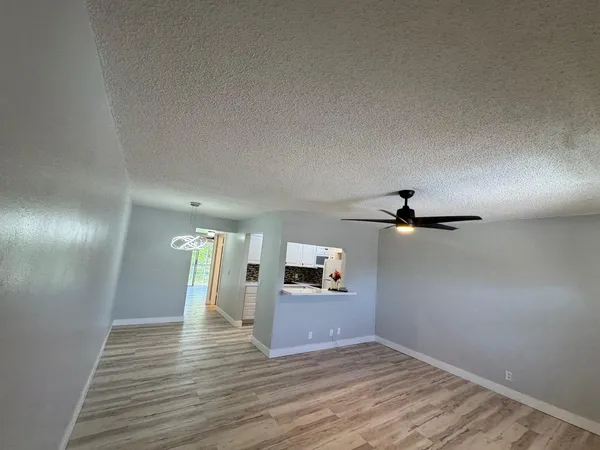 $1,200 | 176 Sussex I, Unit 176, West Palm Beach, FL 33417
