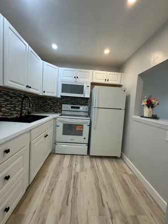 $1,200 | 176 Sussex I, Unit 176, West Palm Beach, FL 33417