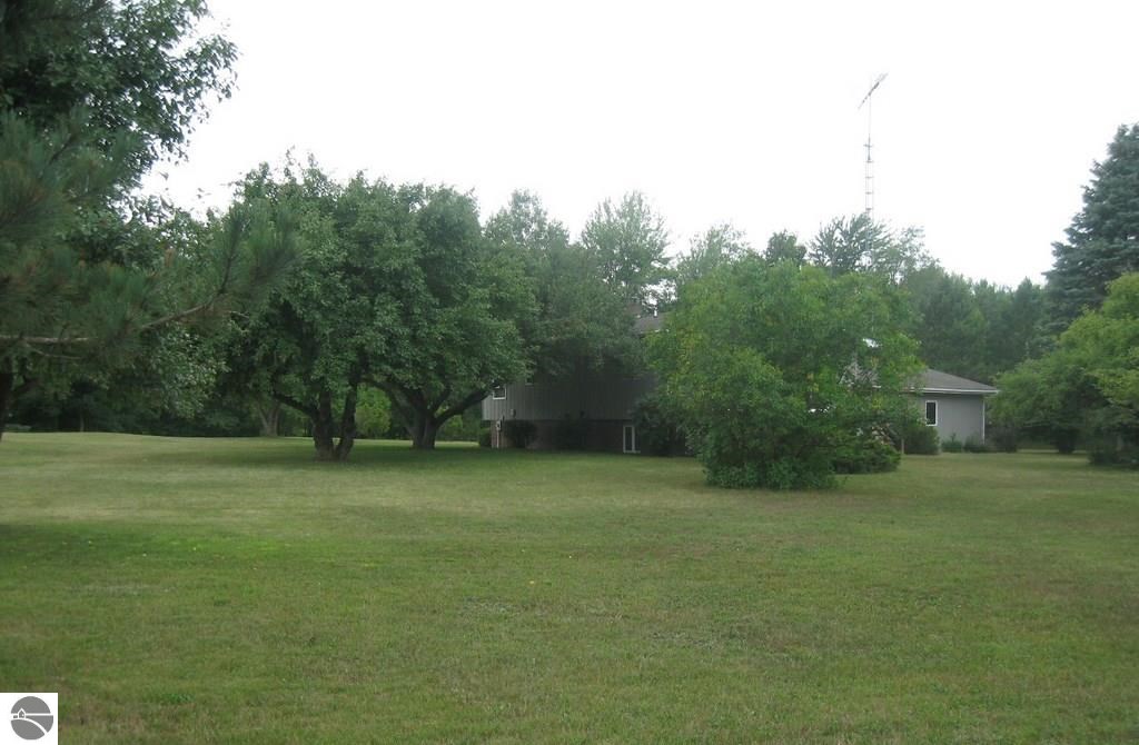 2990 West Wing Road Mount Pleasant, MI 48858 - Photo 6 of 18 1789567-5.JPG