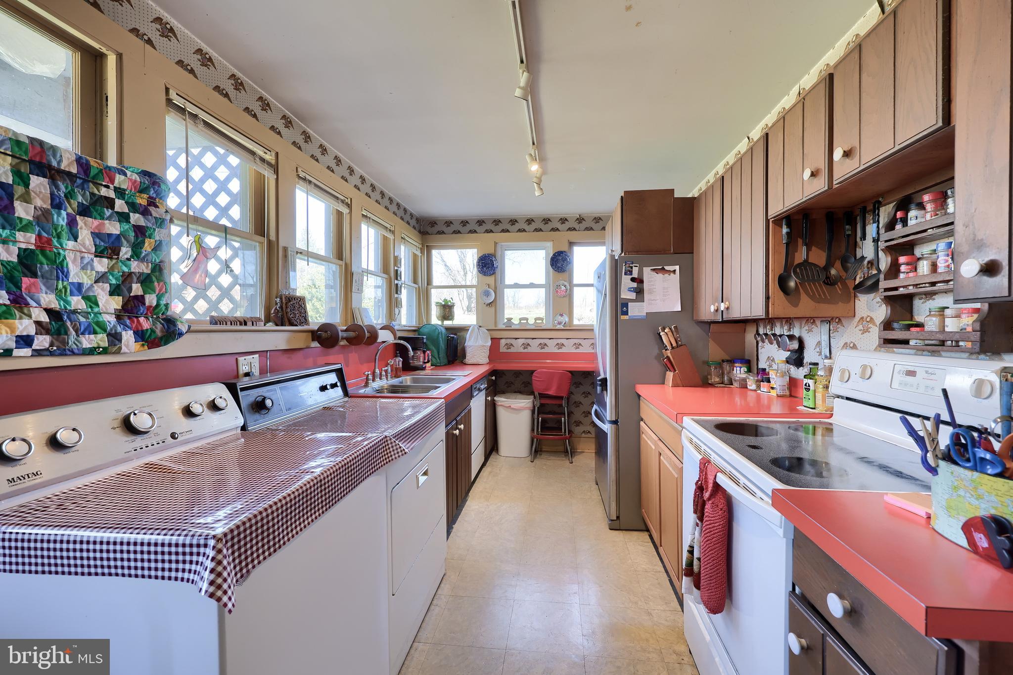 510 Locust Point Road Manchester, PA 17345 - Photo 7 of 69 Gallery Image 7