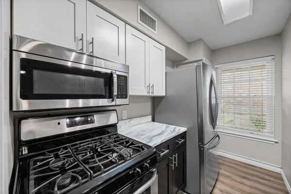 $279,500 | 1240 Barton Hills Drive, Unit 105, Austin, TX 78704