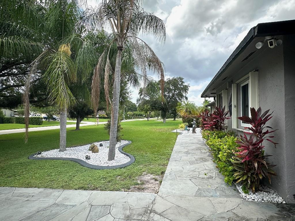 4880 Southwest 186th Avenue Southwest Ranches, FL 33332 - Photo 5 of 33 Photo 5