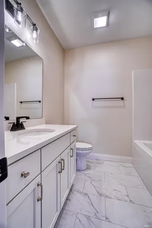 $430,000 | 3060 White Oak Trail, Newburgh, IN 47630