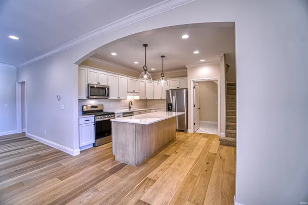 $430,000 | 3060 White Oak Trail, Newburgh, IN 47630