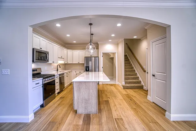 $430,000 | 3060 White Oak Trail, Newburgh, IN 47630