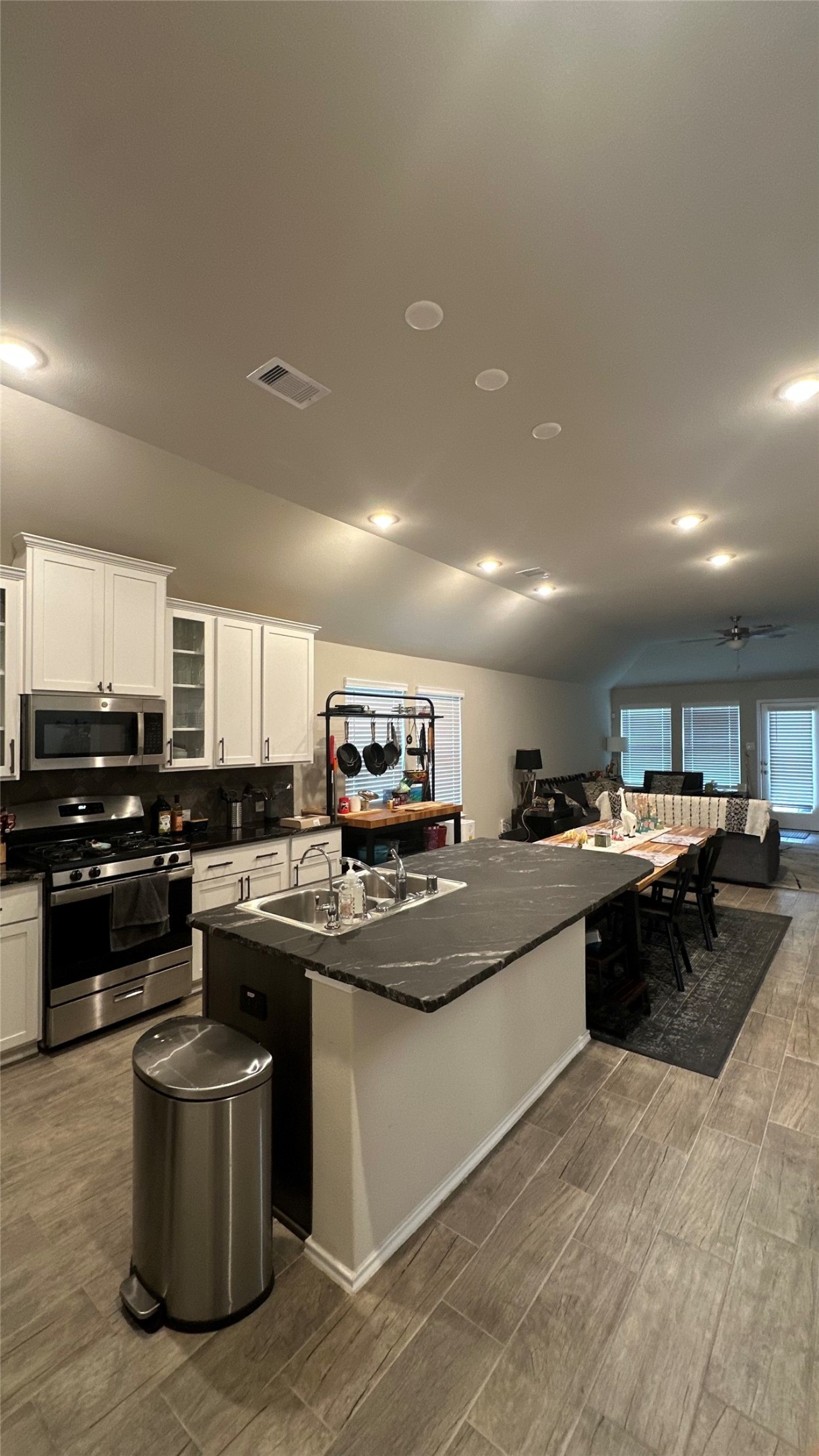 4503 Cedar Butte Lane Manvel, TX 77578 - Photo 6 of 16 Beautiful Island with granite counter tops.
