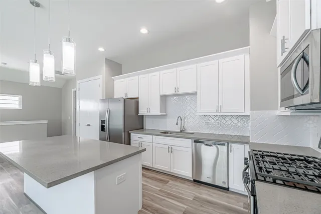 $2,200 | 240 Julia Street, Unit E, Houston, TX 77022