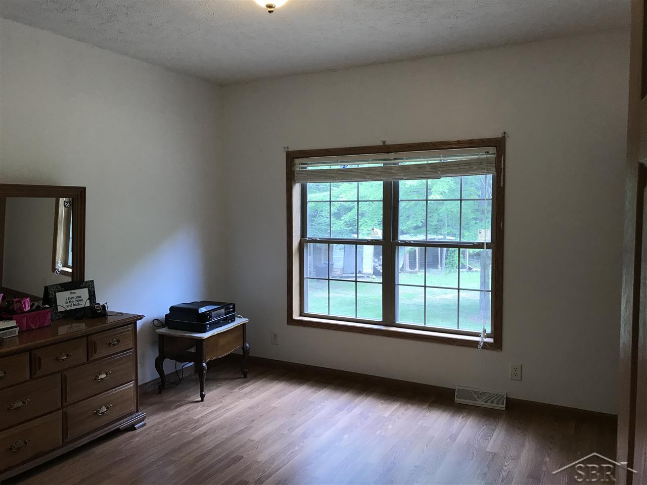 5201 Ash Road Vassar, MI 48768 - Photo 10 of 28 31323641-9.JPG
