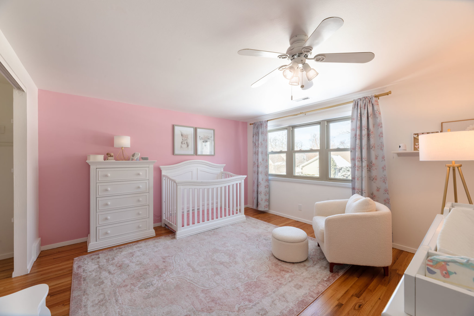 4633 Gettysburg Drive Rolling Meadows, IL 60008 - Photo 14 of 29 a bedroom with furniture and a window