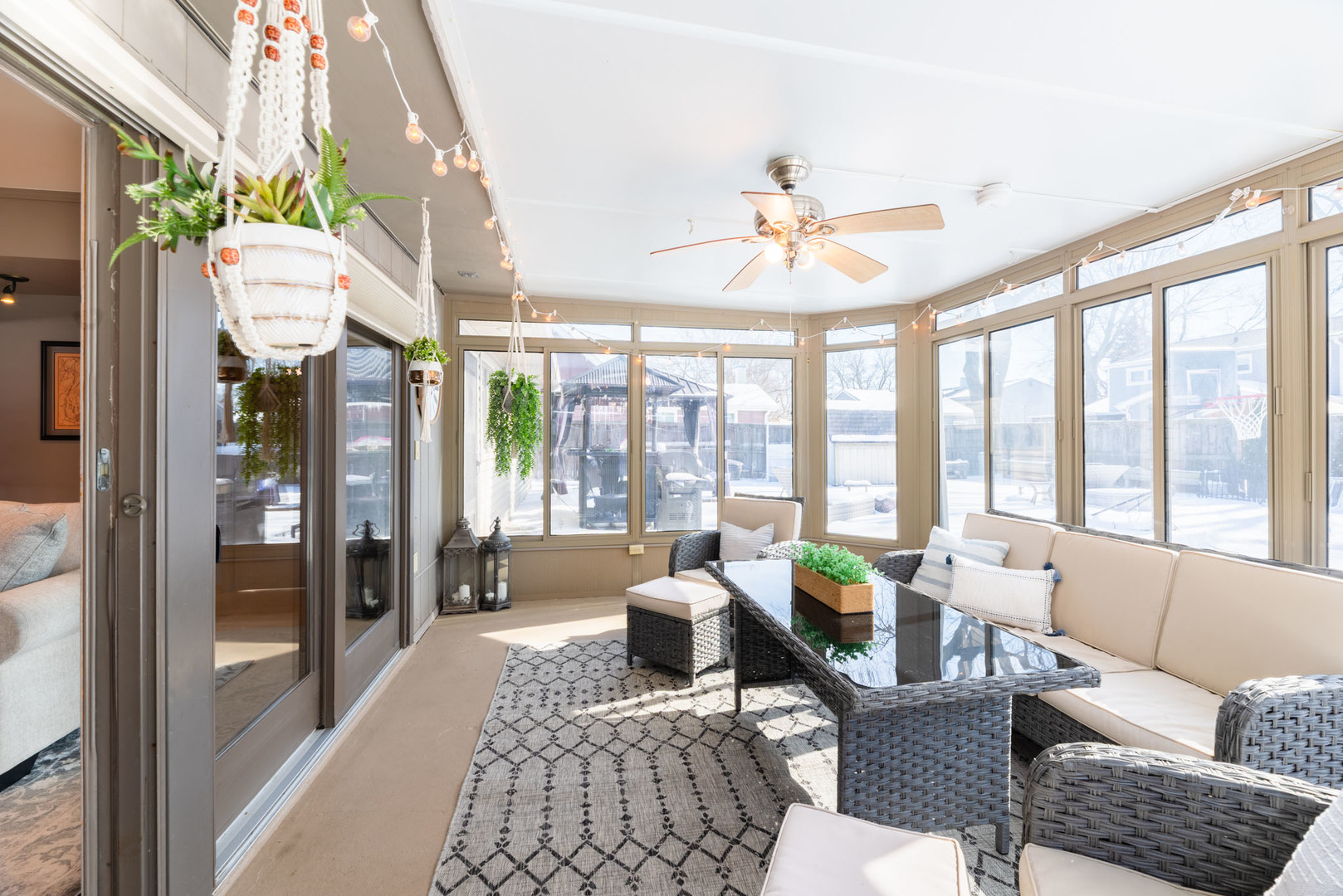 4633 Gettysburg Drive Rolling Meadows, IL 60008 - Photo 17 of 29 a living room with furniture and a large window