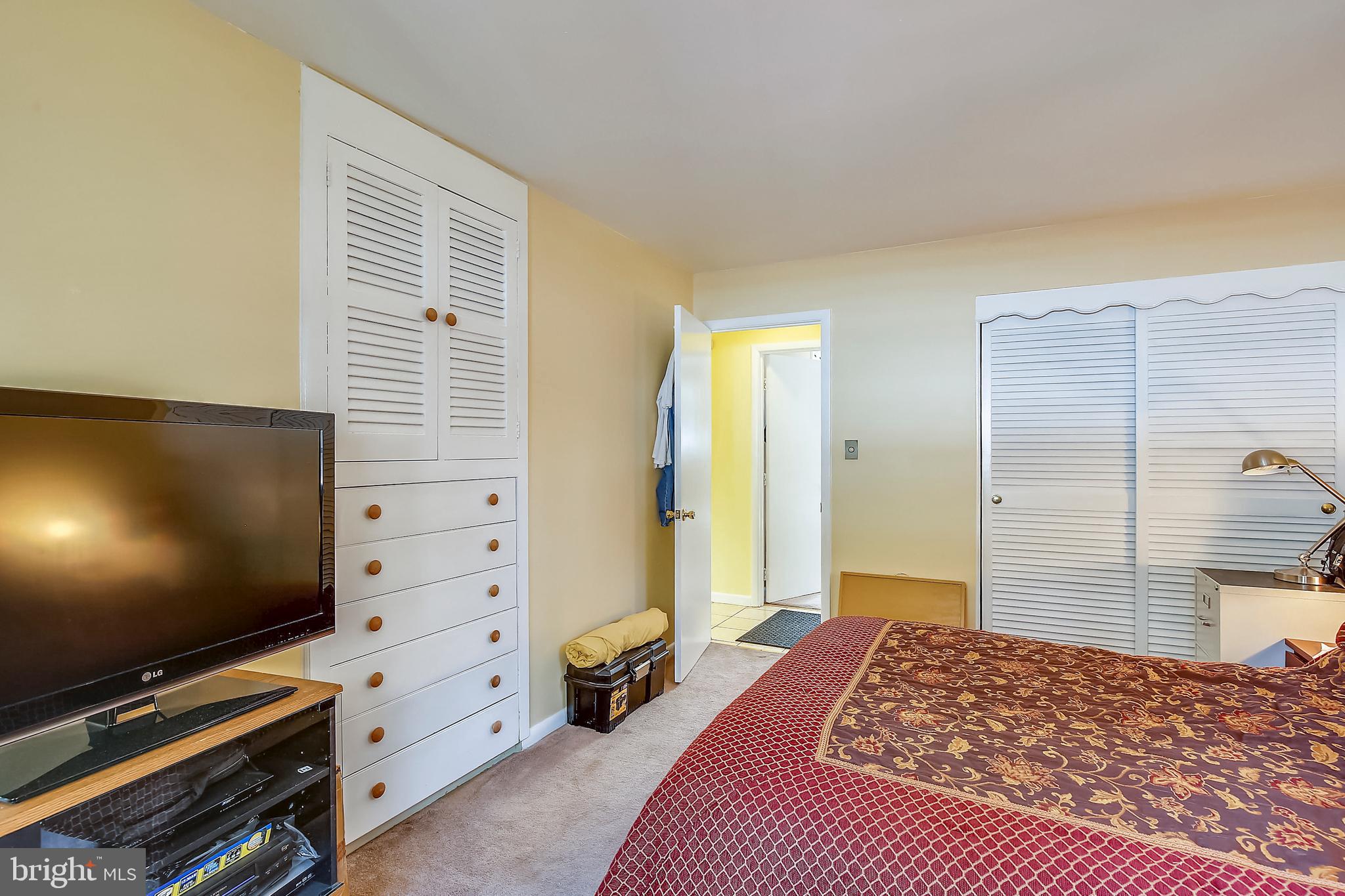 905 Hoyt Street Silver Spring, MD 20902 - Photo 17 of 36 Master bedroom