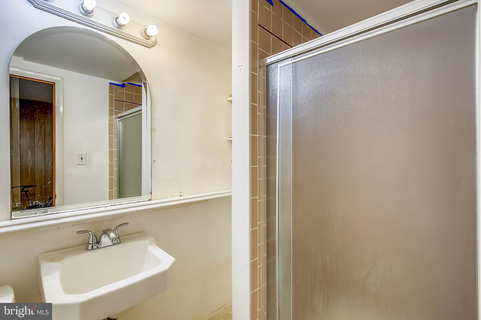 905 Hoyt Street Silver Spring, MD 20902 - Photo 31 of 36 Lower Level Full Bath
