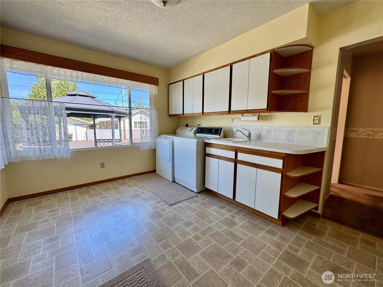 102 Laurel Place Longview, WA 98632 - Photo 11 of 17