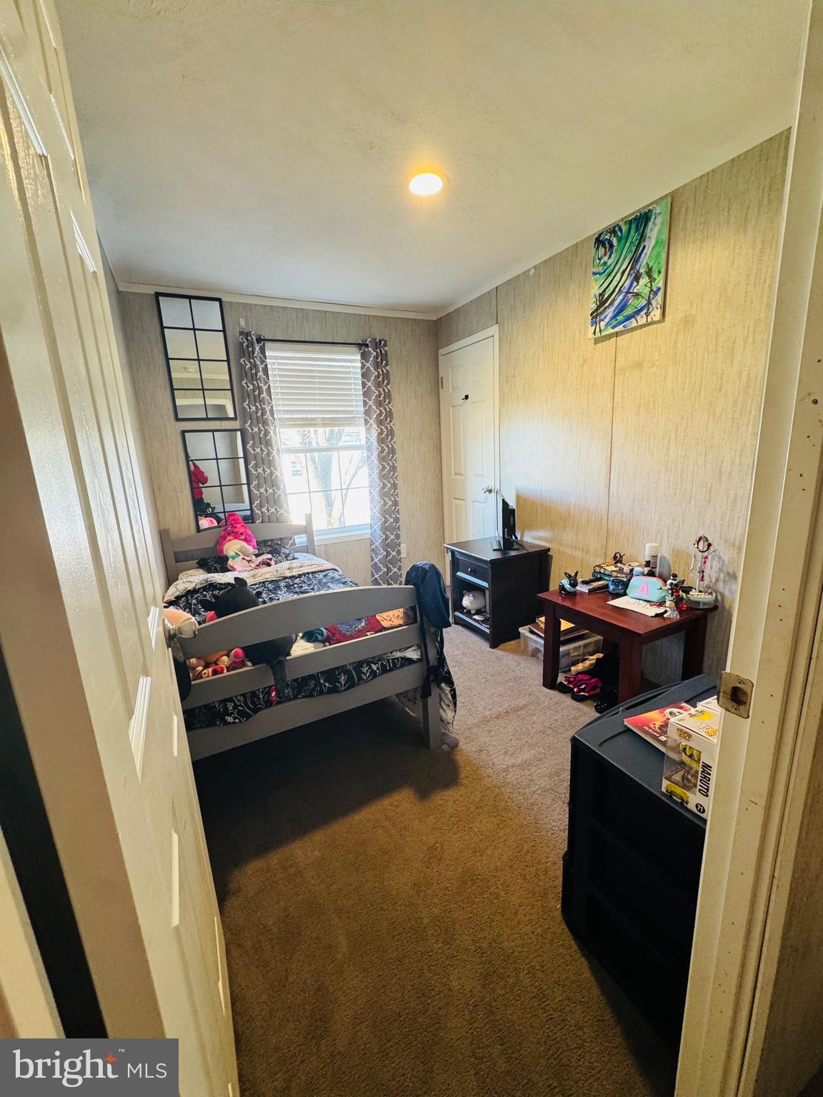 720 Mountain Road Pine Grove, PA 17963 - Photo 21 of 35 a living room with furniture and a window