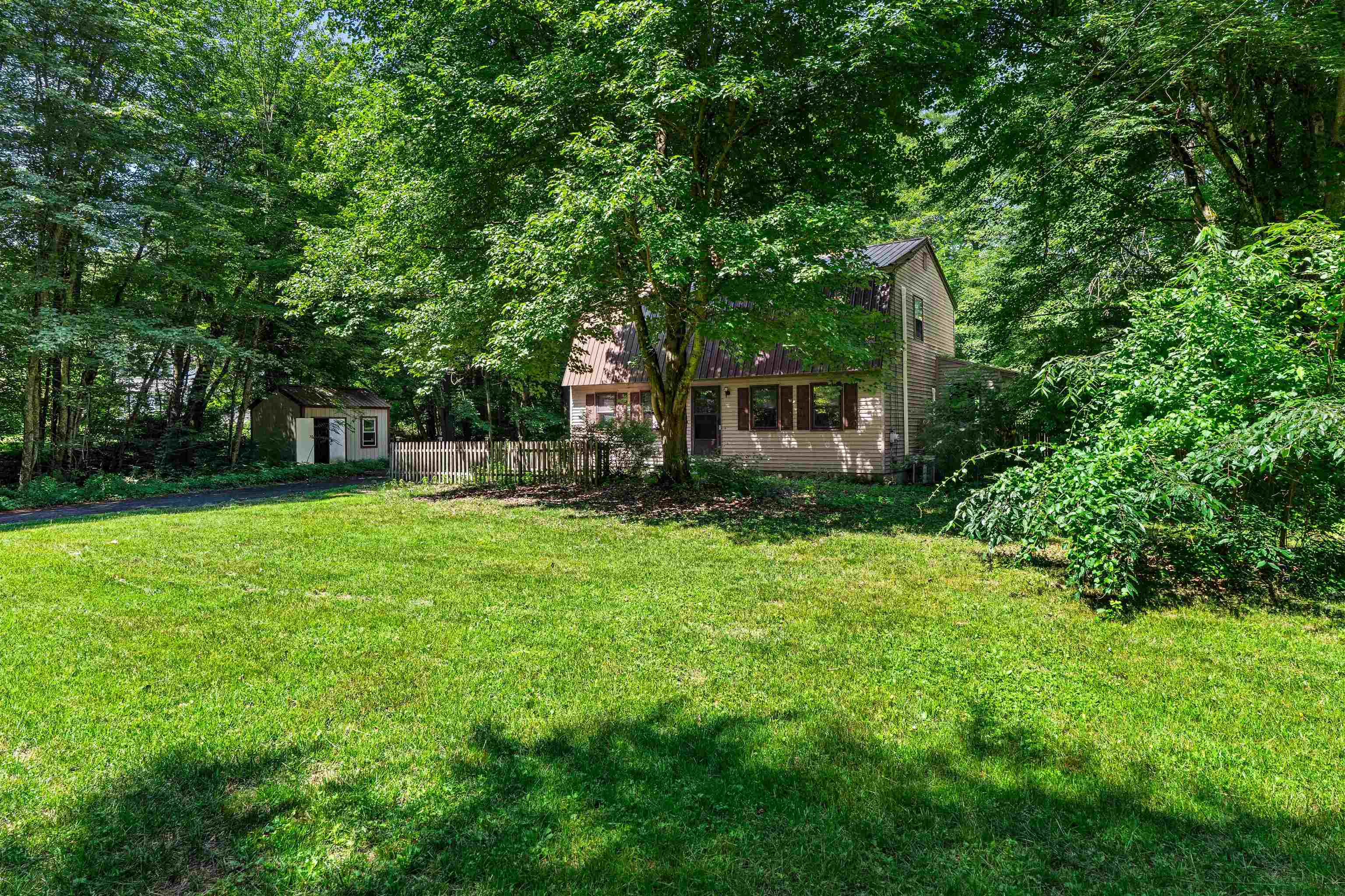 59 Oak Hill Road Concord, NH 03301 - Photo 4 of 40