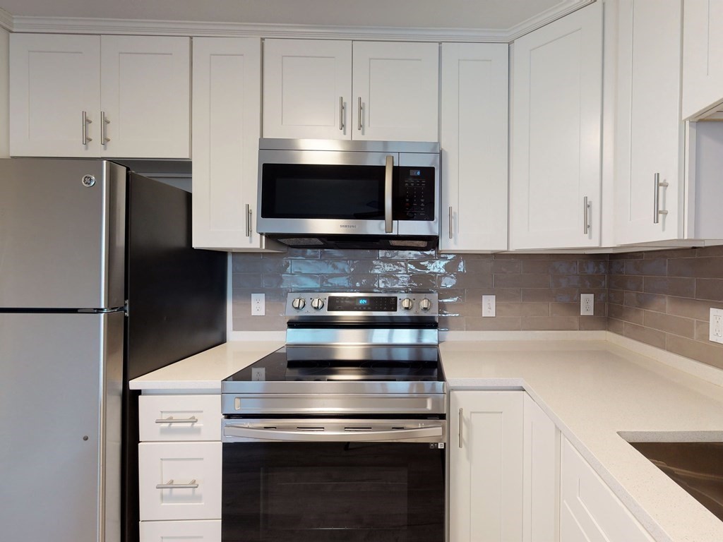 1105 Lexington Street, Unit 611 Waltham, MA 02452 - Photo 3 of 13