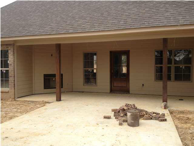 133 Fieldstone Lane Madison, MS 39110 - Photo 8 of 8 Back porch w/ FP and patio