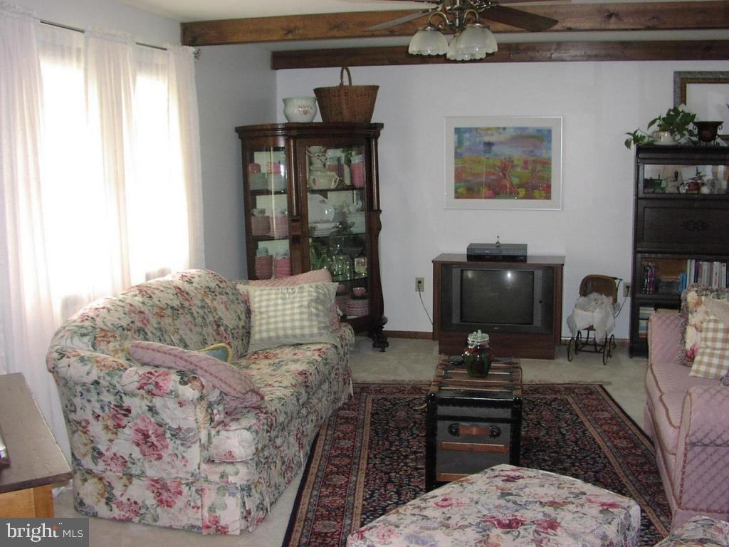 598 Union School Road Mount Joy, PA 17552 - Photo 3 of 7 Gallery Image 3