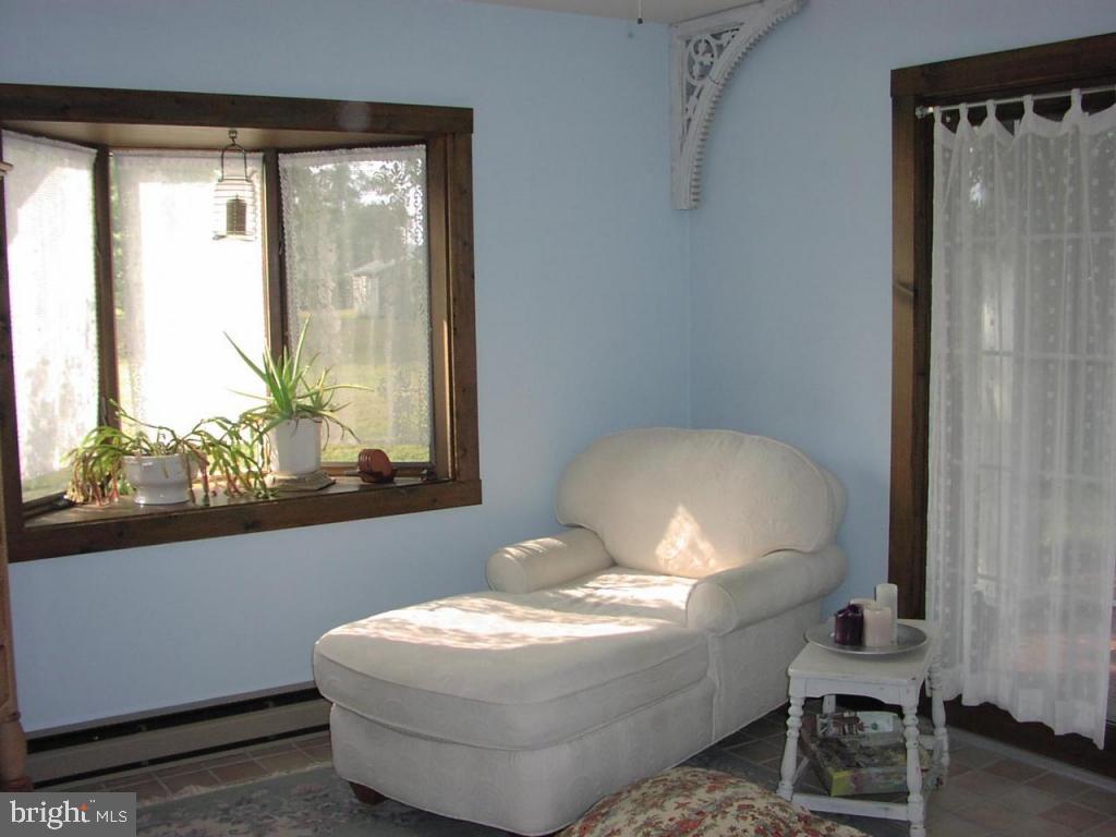 598 Union School Road Mount Joy, PA 17552 - Photo 4 of 7 Gallery Image 4