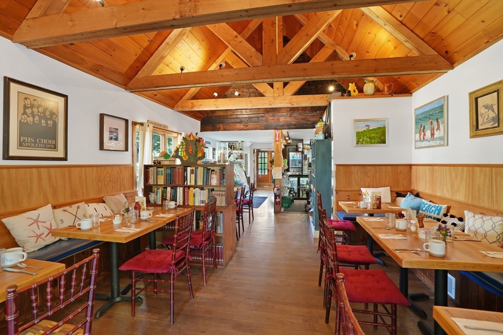 218 Upper Main Street Edgartown, MA 02539 - Photo 5 of 20