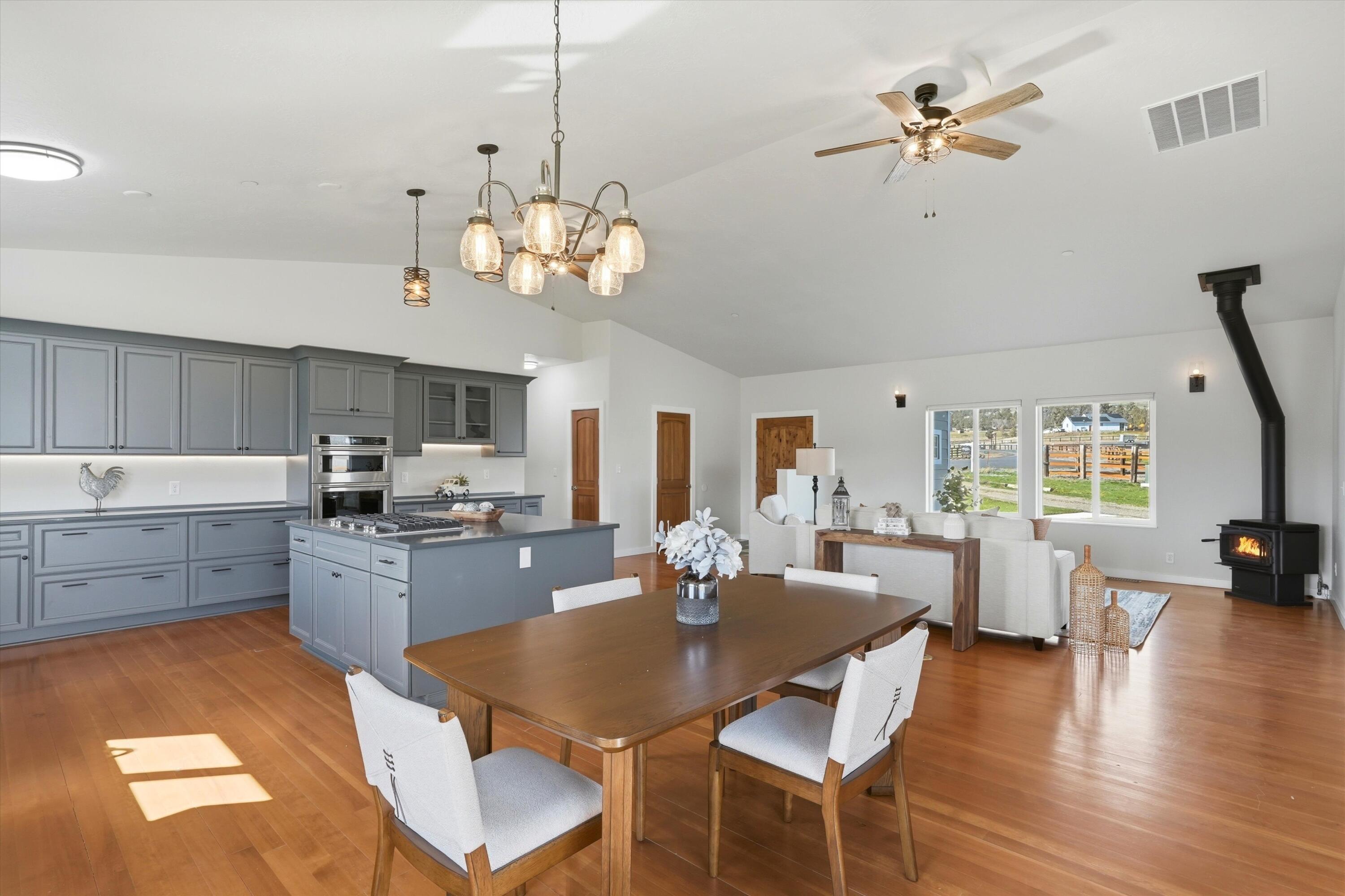 8905 Northwest Elizabeth Way Prineville, OR 97754 - Photo 20 of 45 27-2875652_8905_nw_elizabeth_way_-_sonya