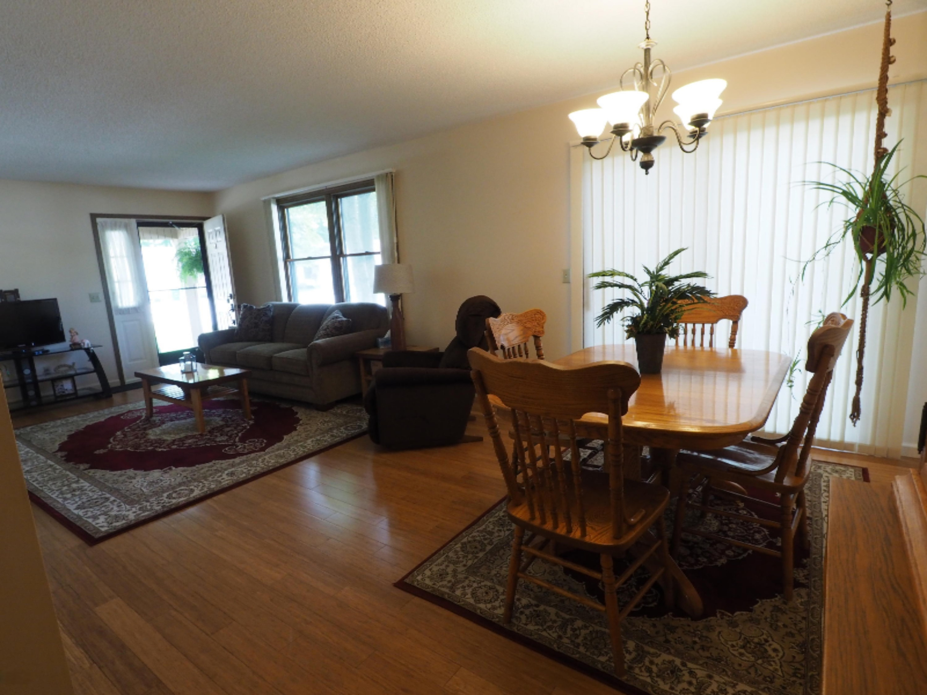 1068 Le Roux Road Muskegon, MI 49441 - Photo 3 of 10 P8130014