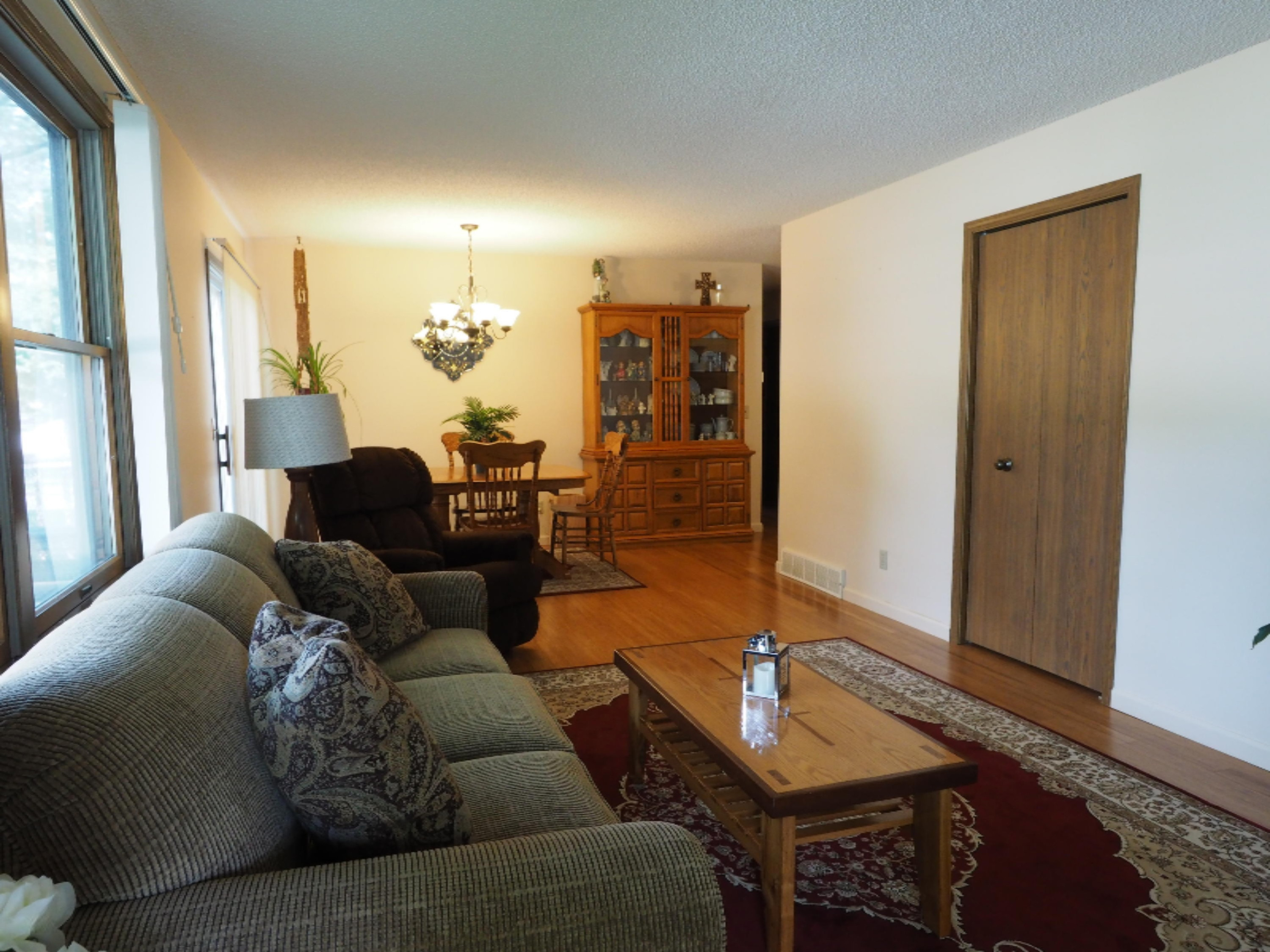 1068 Le Roux Road Muskegon, MI 49441 - Photo 4 of 10 P8130005