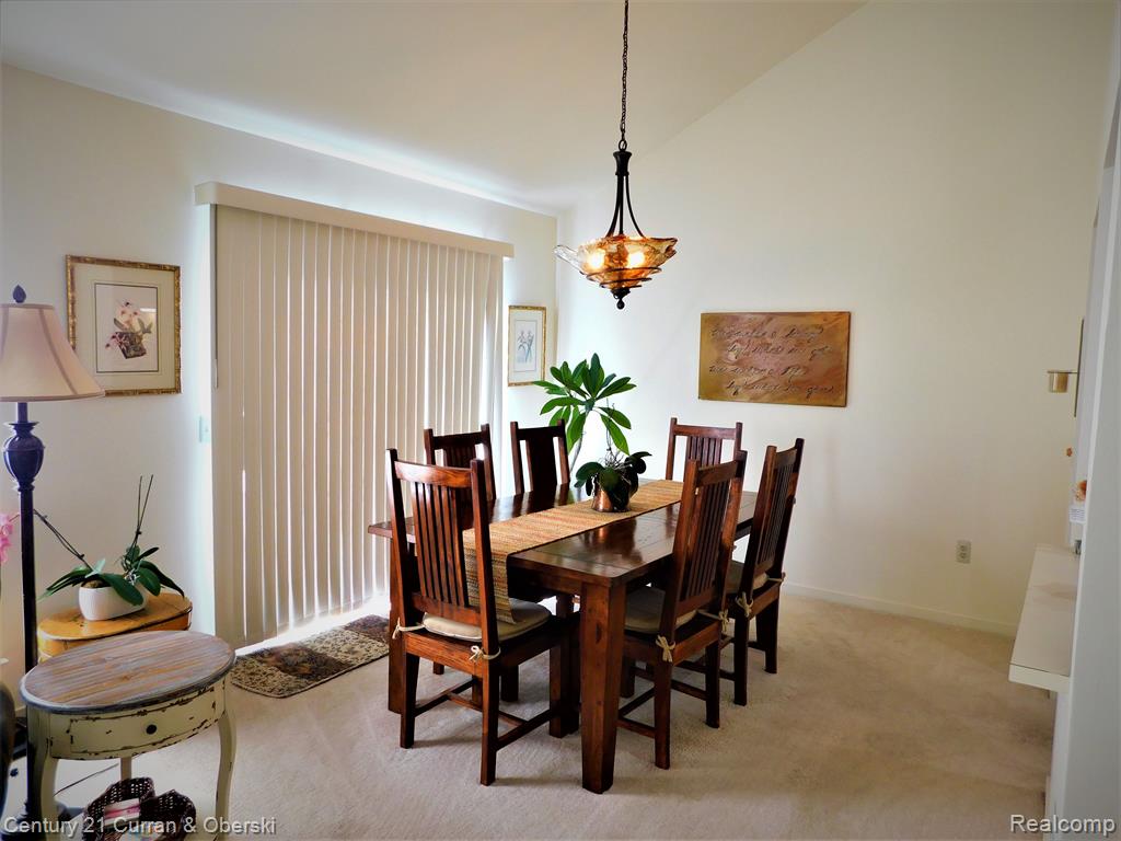 689 Charing Court Rochester Hills, MI 48307 - Photo 6 of 35