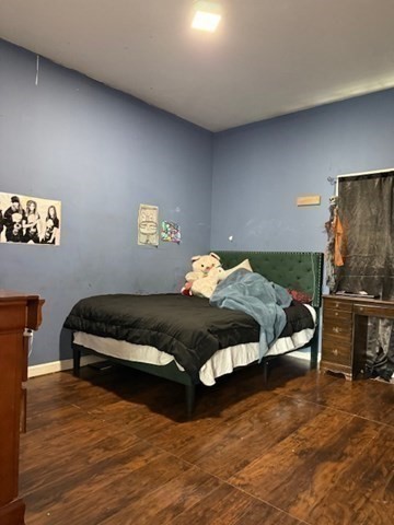 10 Byron Street Worcester, MA 01605 - Photo 7 of 33 a bedroom with a bed and dresser