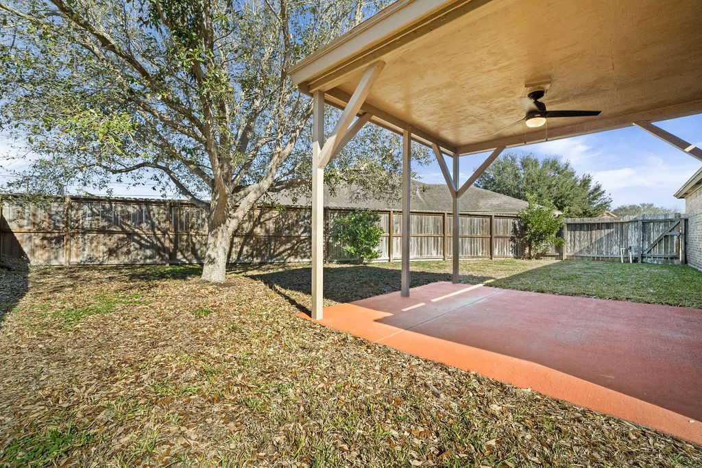 7509 Exeter Corpus Christi, TX 78414 - Photo 26 of 29 a view of backyard with wooden fence