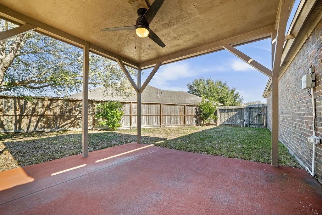 7509 Exeter Corpus Christi, TX 78414 - Photo 27 of 29 a view of a backyard
