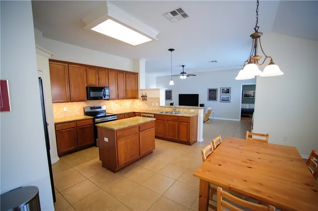 $325,000 | 7509 Exeter, Corpus Christi, TX 78414