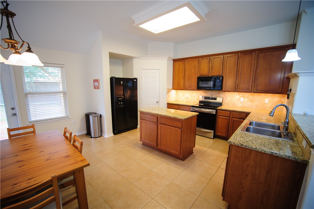 7509 Exeter Corpus Christi, TX 78414 - Photo 7 of 20