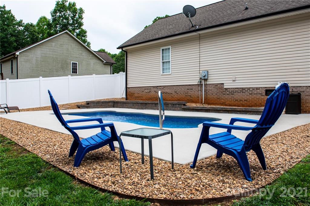 1732 Furnace Road Lincolnton, NC 28092 - Photo 5 of 24 Gallery Image 5