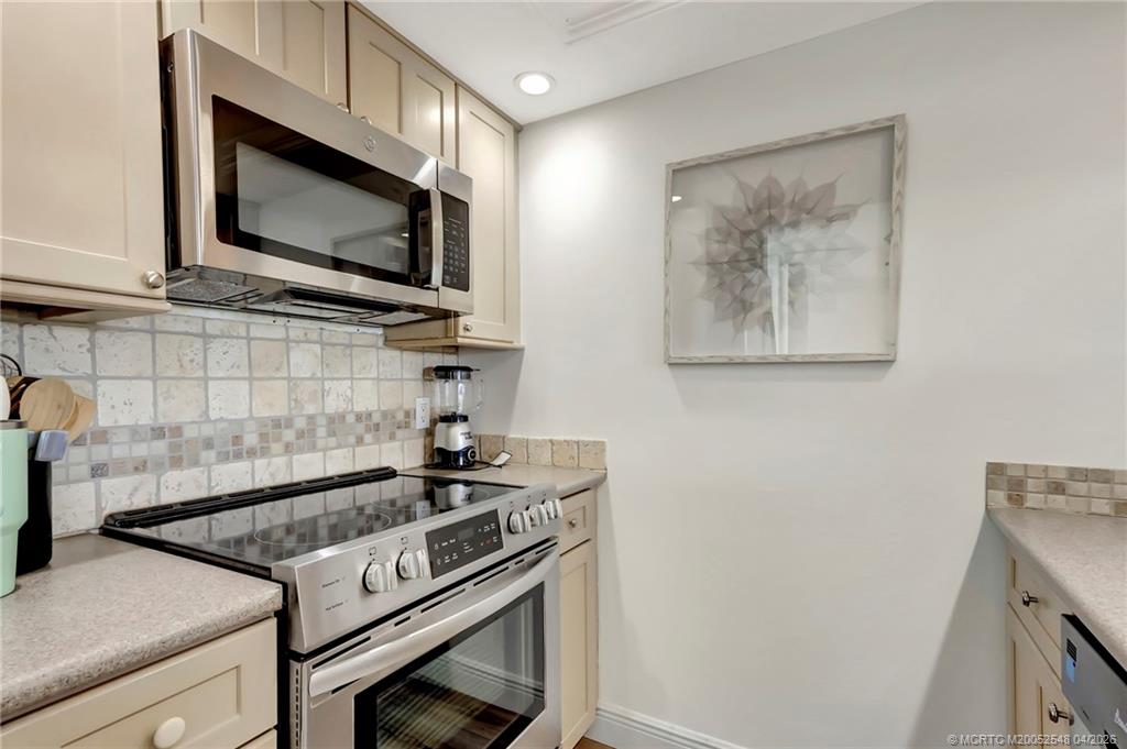 40 Northeast Plantation Road, Unit 107 Jensen Beach, FL 34957 - Photo 25 of 35