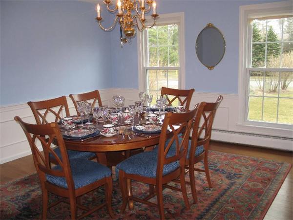 13 Oriole Road Medfield, MA 02052 - Photo 3 of 21 Gallery Image 3