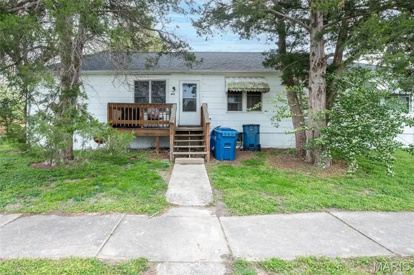 $195,000 | 110 West 4t St Street, St. Jacob, IL 62281