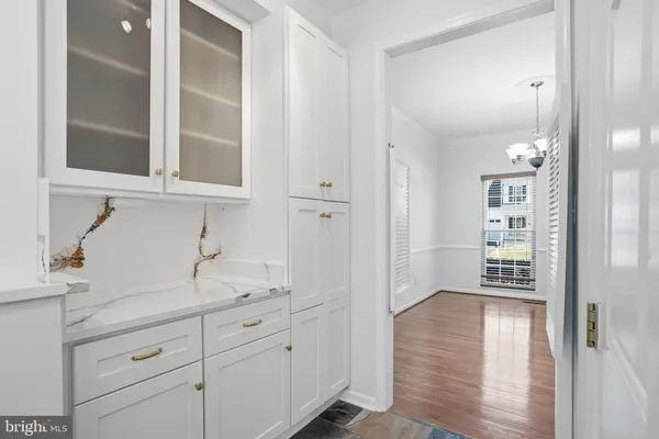 $1,025,000 | 7710 Cashland Court, Alexandria, VA 22315