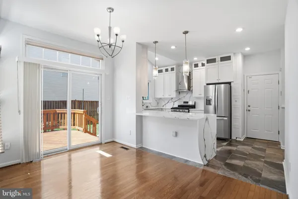 $1,025,000 | 7710 Cashland Court, Alexandria, VA 22315