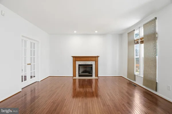 $1,025,000 | 7710 Cashland Court, Alexandria, VA 22315