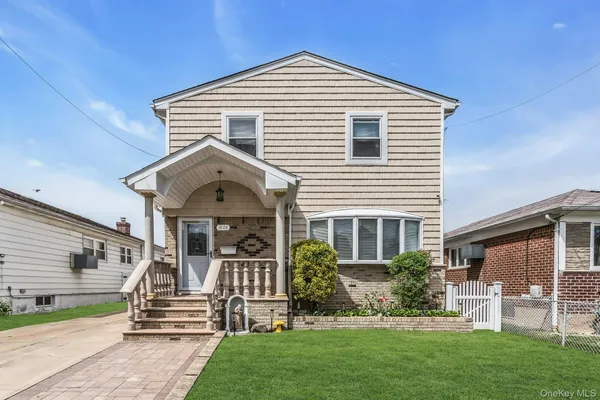 $1,888,000 | 18-08 Murray Street | Whitestone