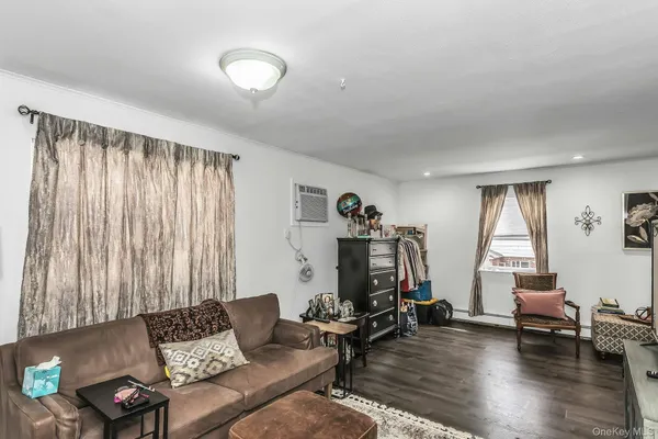 $1,888,000 | 18-08 Murray Street | Whitestone