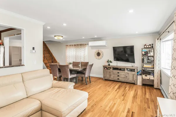 $1,888,000 | 18-08 Murray Street | Whitestone