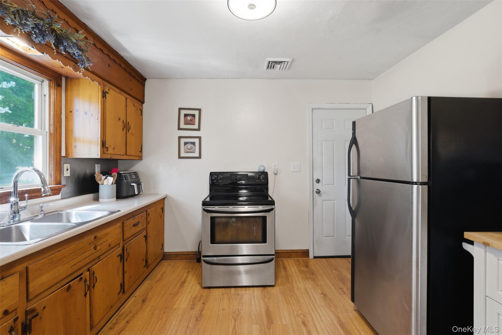 23 Stori Road Newburgh, NY 12550 - Photo 9 of 34