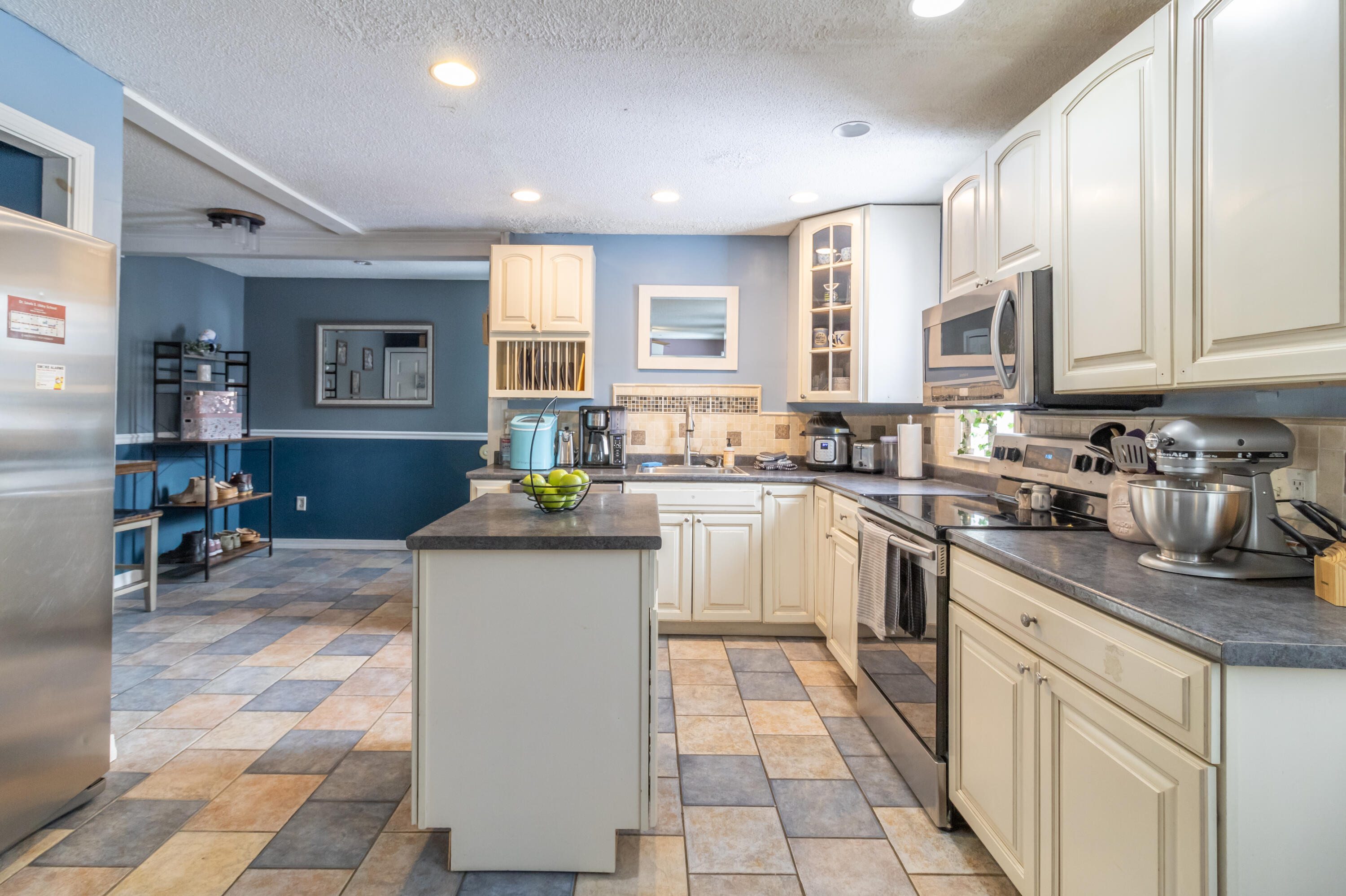 78 County Road Milford, ME 04461 - Photo 7 of 44 78 County Road Interiors-20
